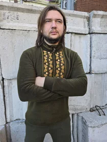 Прикольные футболки: Тепла фліска у кольорі хакі з вишивкою Дубочки